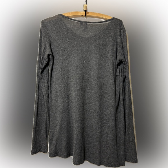 Cynthia Rowley grey long sleeve, v-neck shirt top tee, high-low hem. Size M - Picture 2 of 3